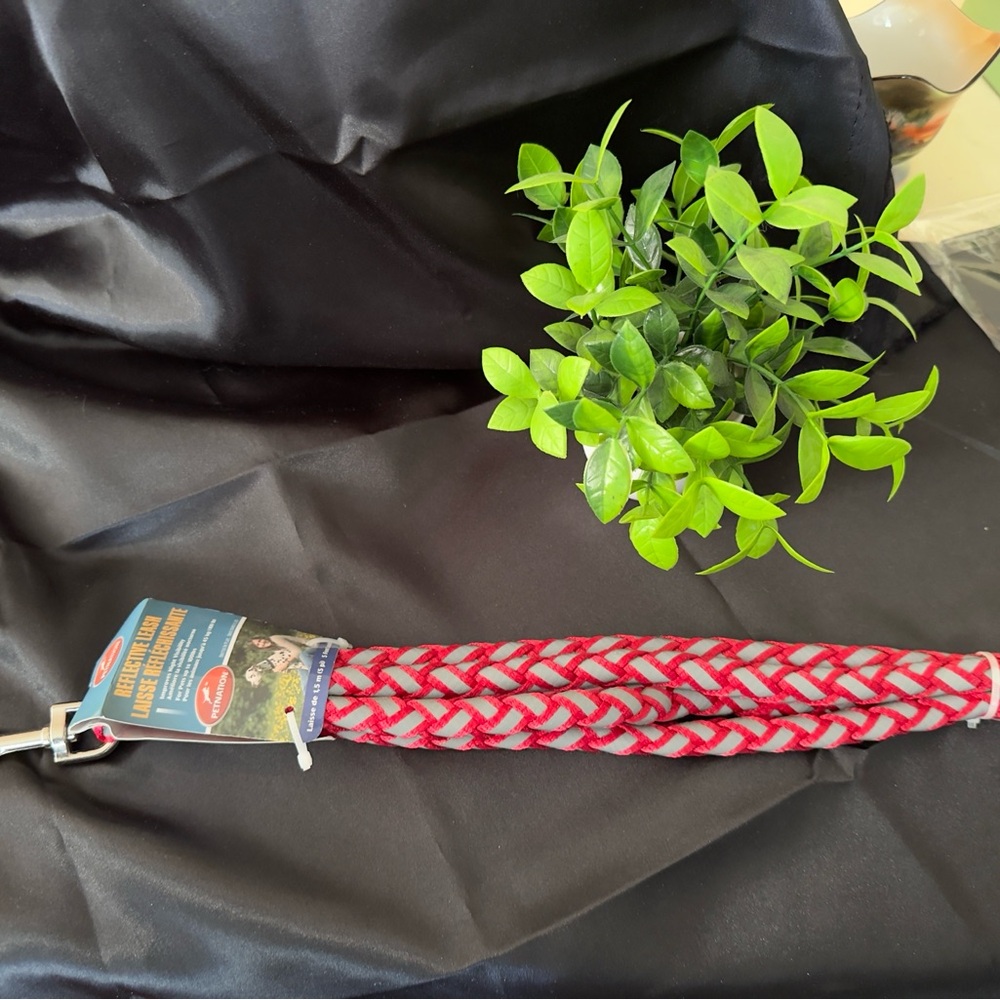 Red and Gray reflective Dog Leash - Picture 2 of 4